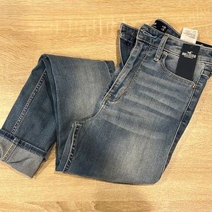 BRAND NWT Hollister Ultra High Rise Super Skinny Denim Jean